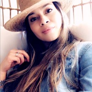 Meet your Posher, Yolanda